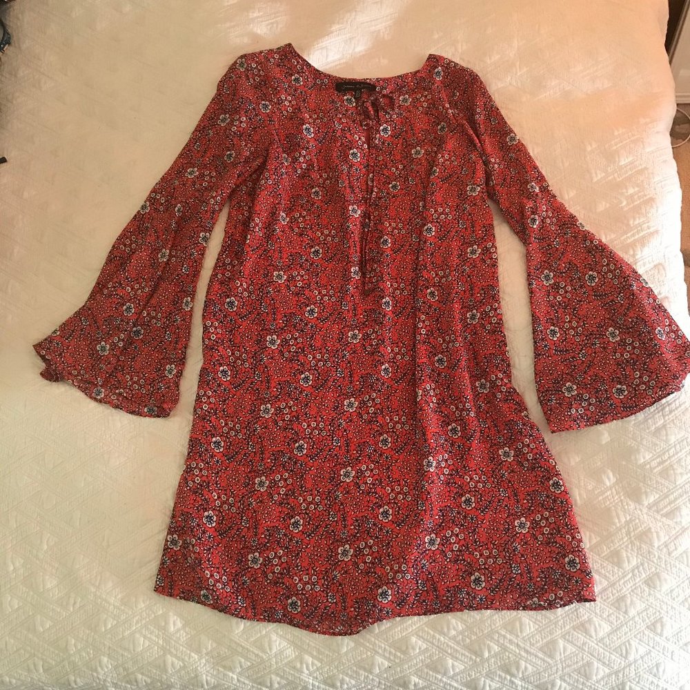 ⭐️3/$25 Jasmine & Juliana Floral Bell Sleeve Dress